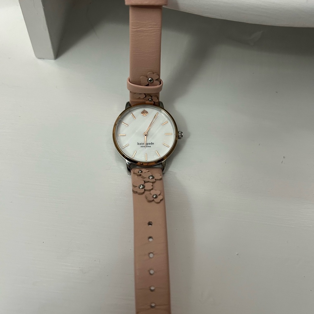 Kate Spade New York KSW1513 Metro White Dial Pink Leather Strap Women's Watch - Picture 2 of 5